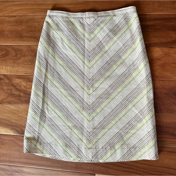 BCBGMaxAzria Tan Chevron A-Line Skirt size 0 - Picture 1 of 5